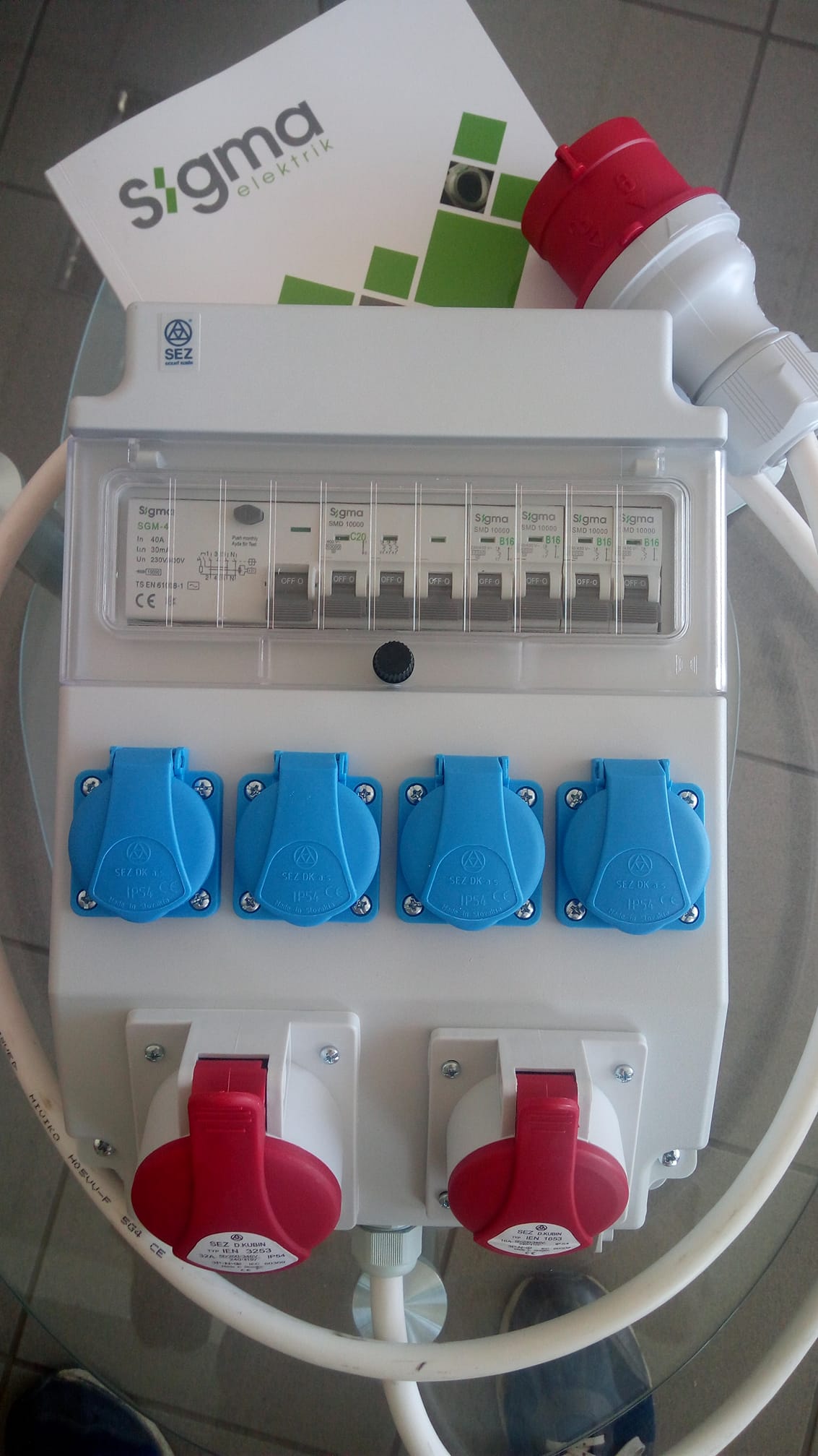 Zásuvkový box s prístrojmi Sigma elektrik