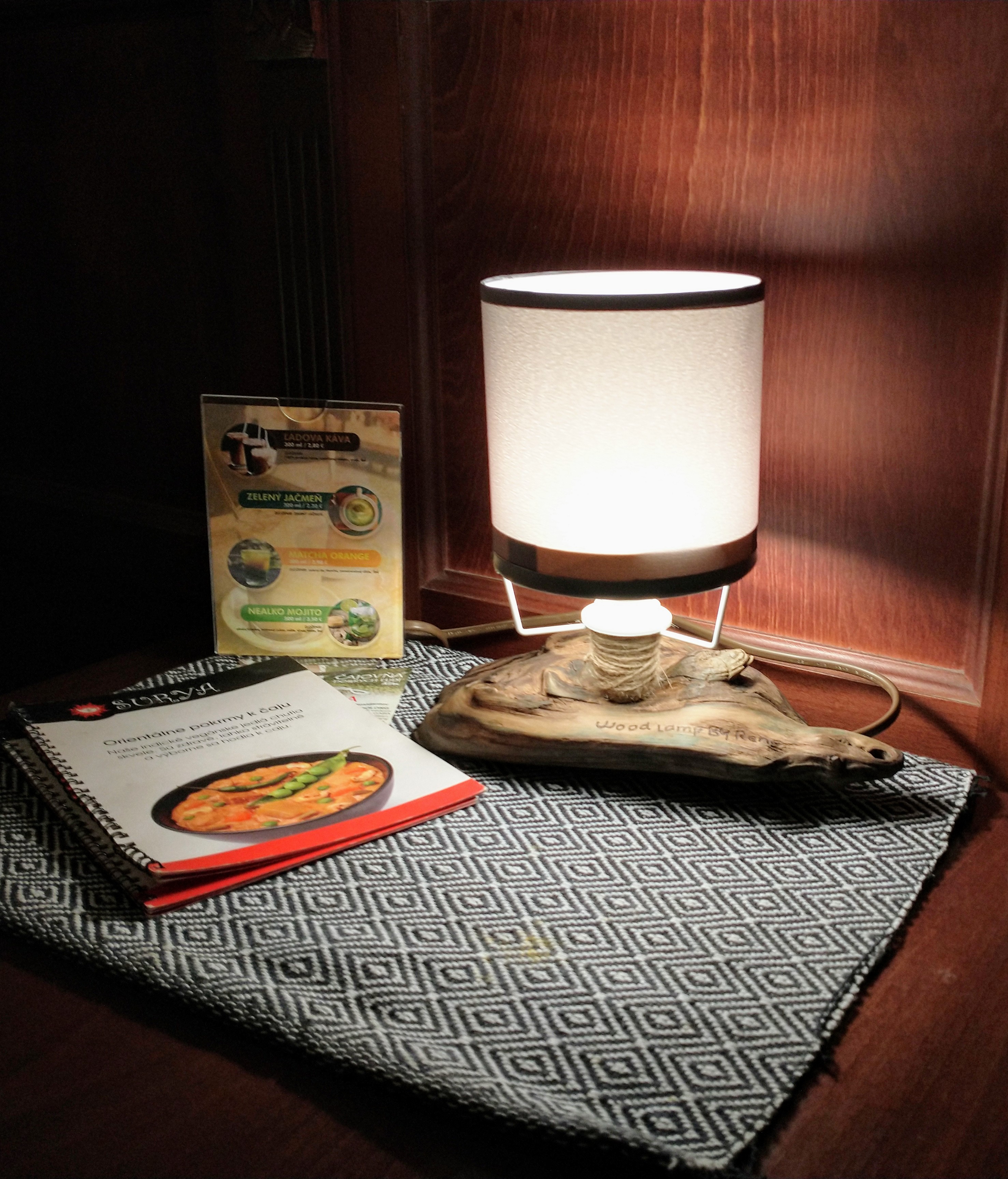 WOOD LAMP svietidlo na stôl s tienidlom