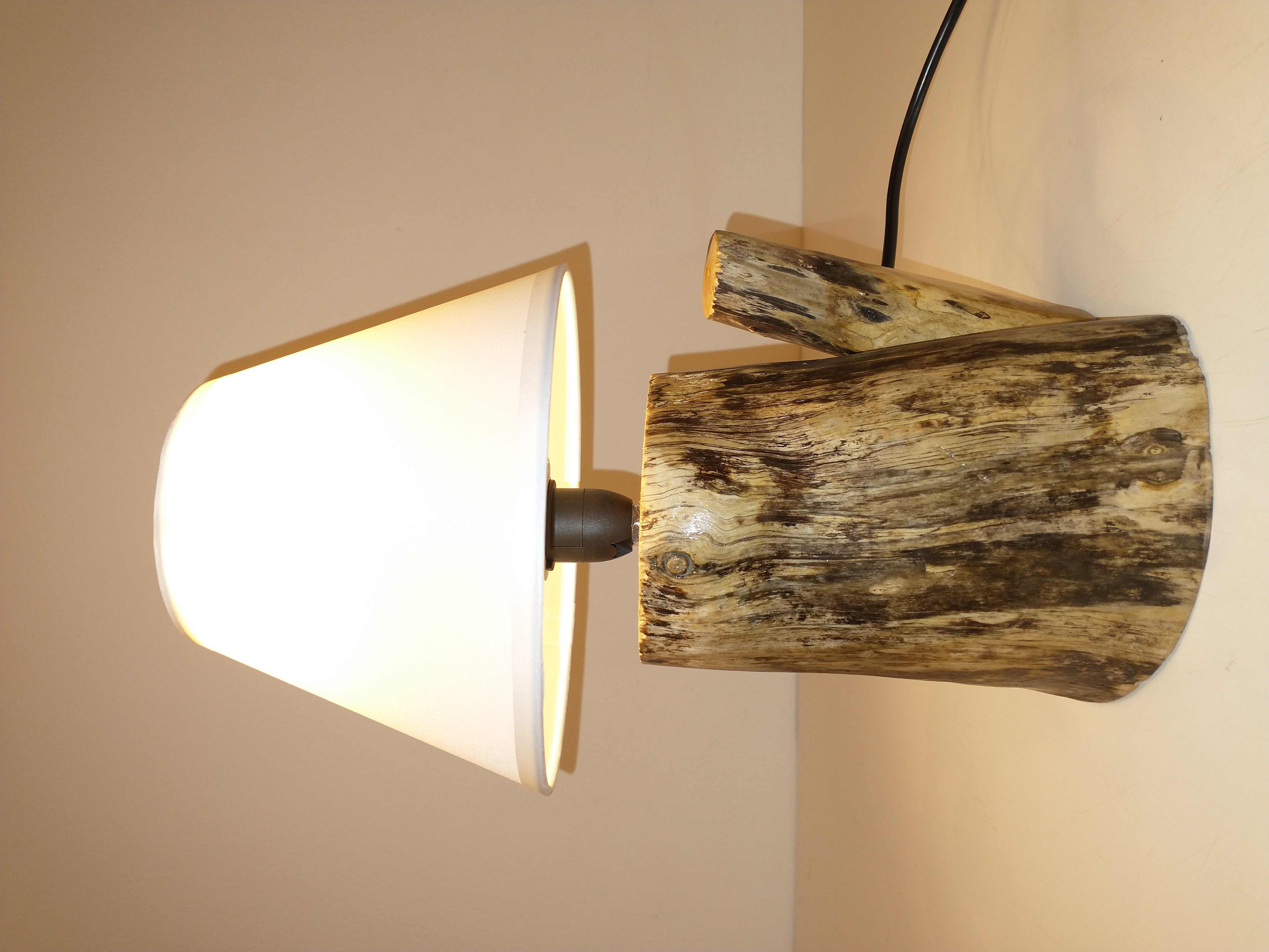 WOOD LAMP svietidlo na stôl s tienidlom