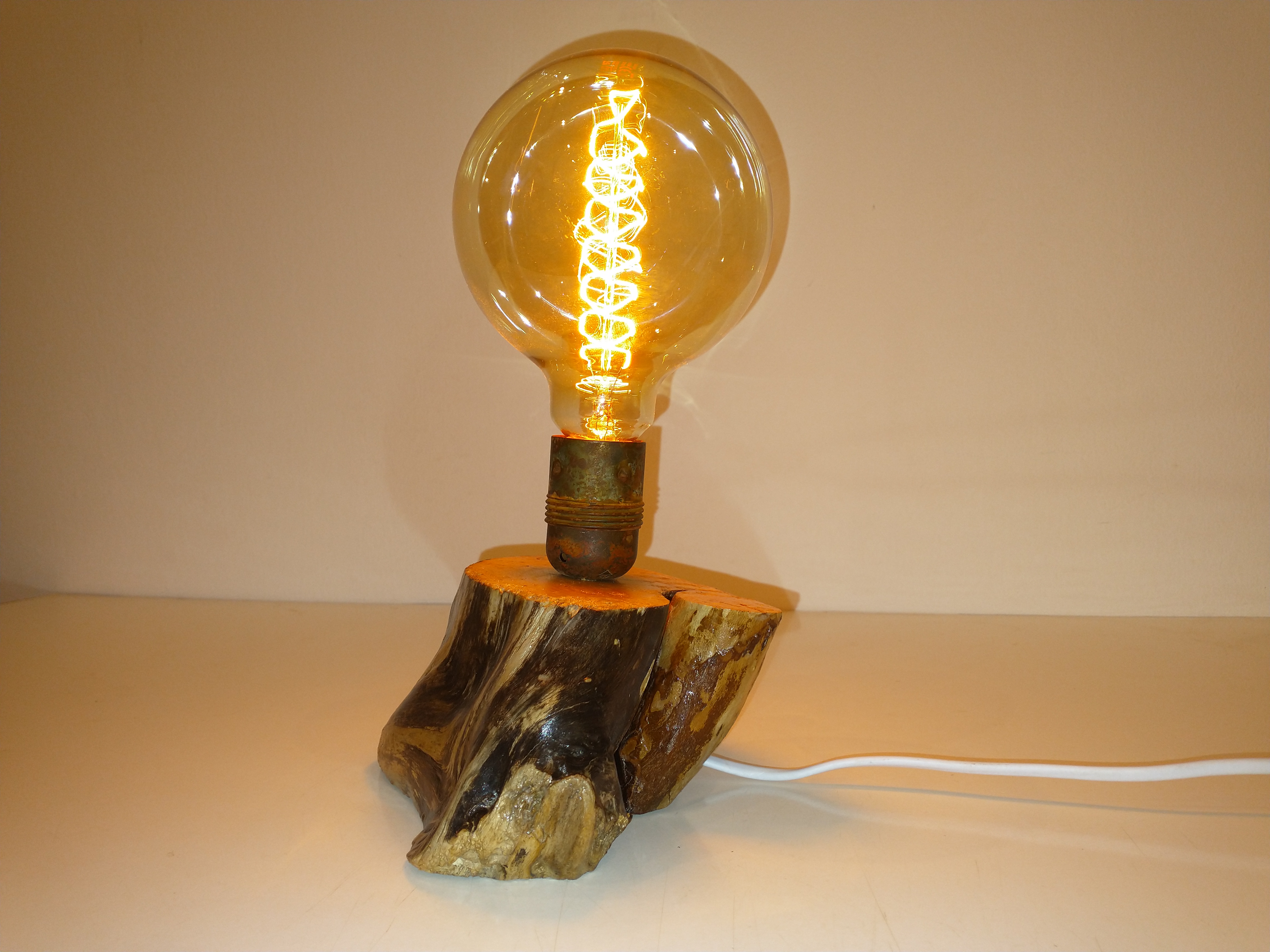 WOOD LAMP svietidlo na stôl