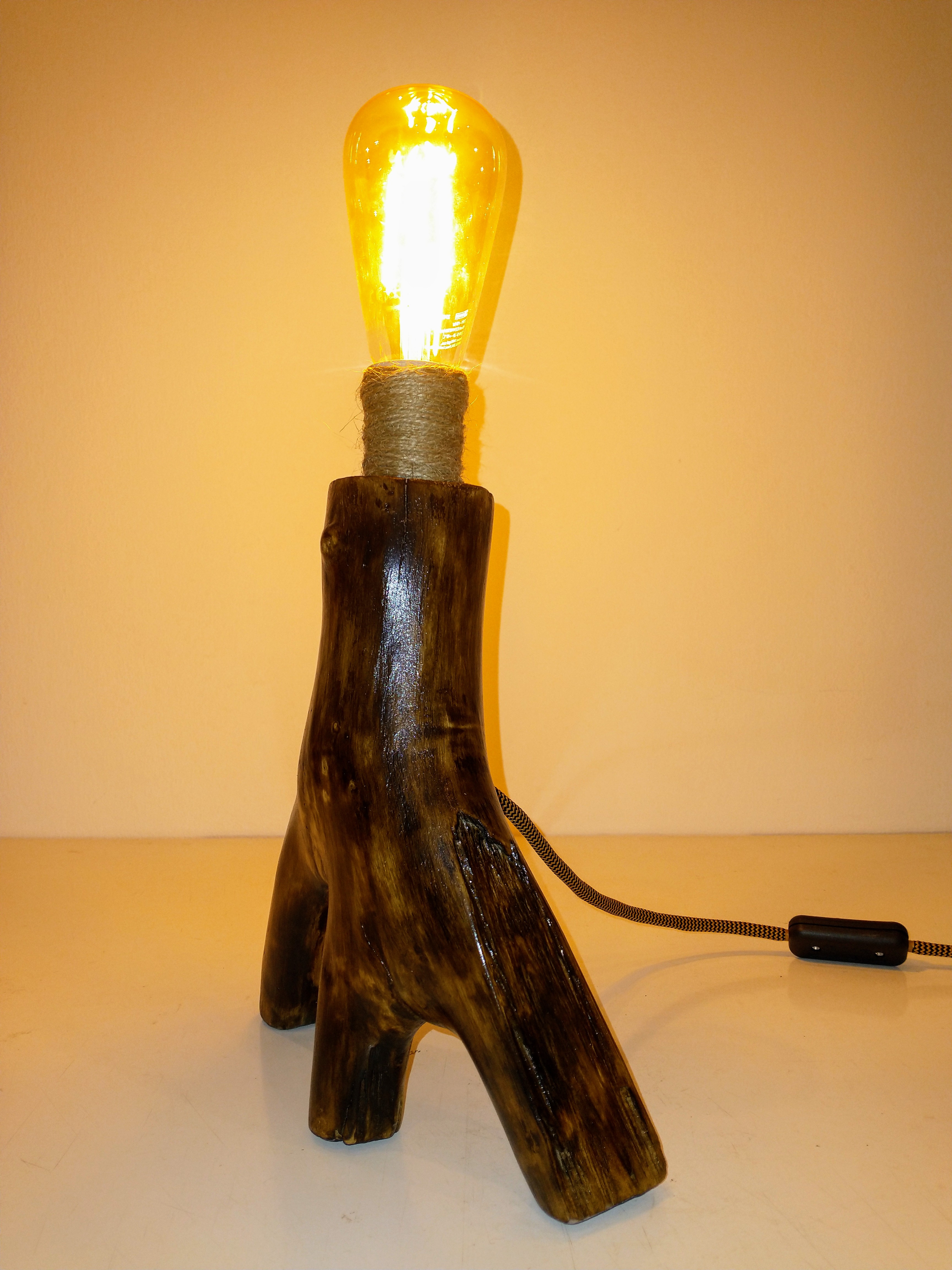 WOOD LAMP svietidlo na stôl