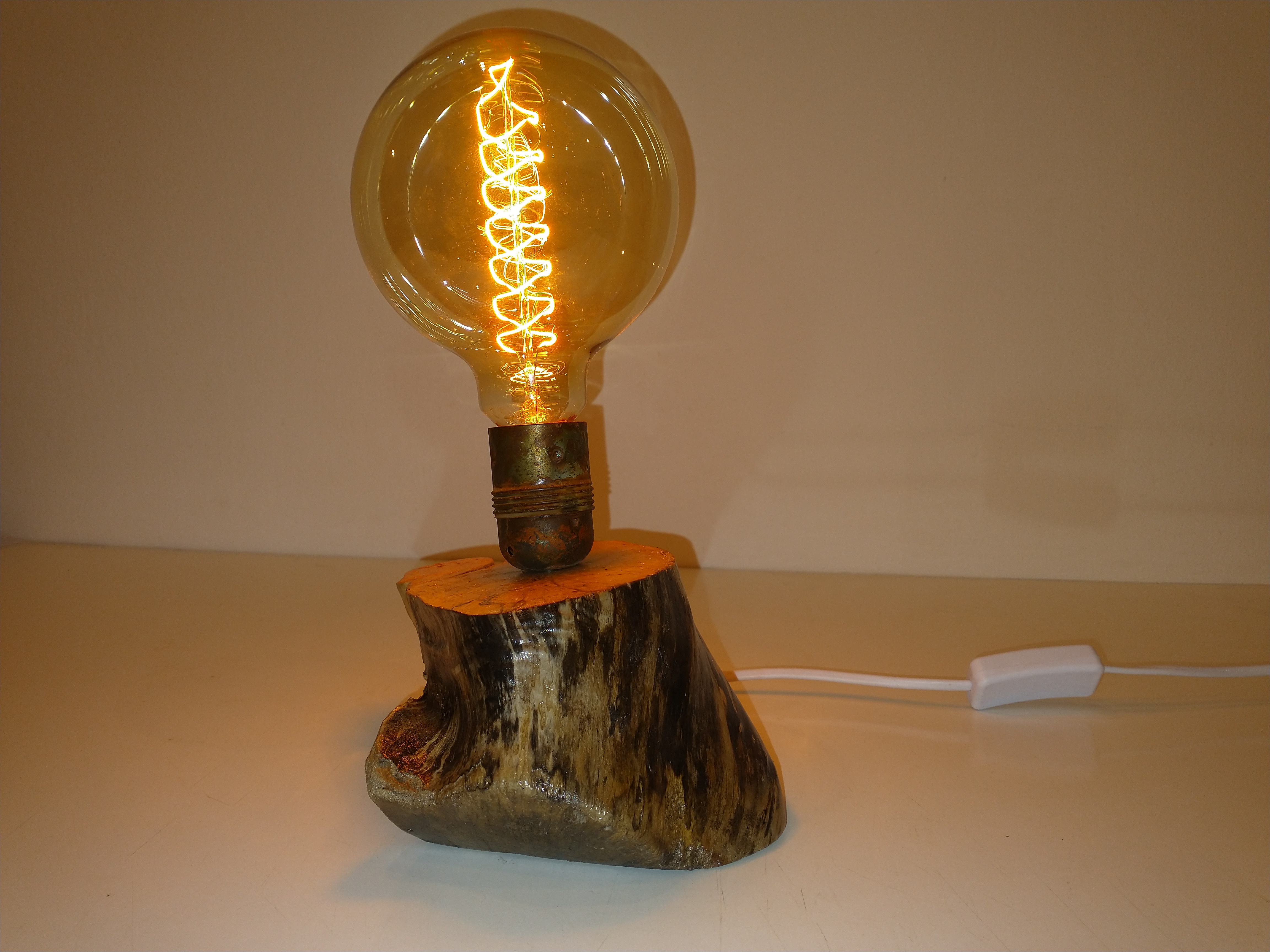 WOOD LAMP svietidlo na stôl